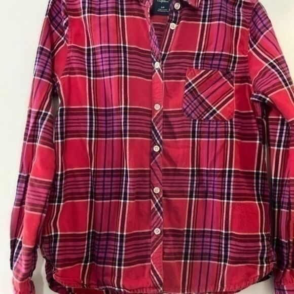 Women’s Flannel American Outfitters button down size Small pink, red & blue - Picture 8 of 8